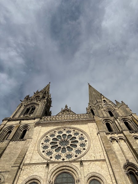 Chartres_Cathedral_resized.jpg