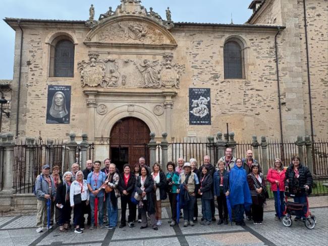 Pilgrims_in_Avila_resized.jpg